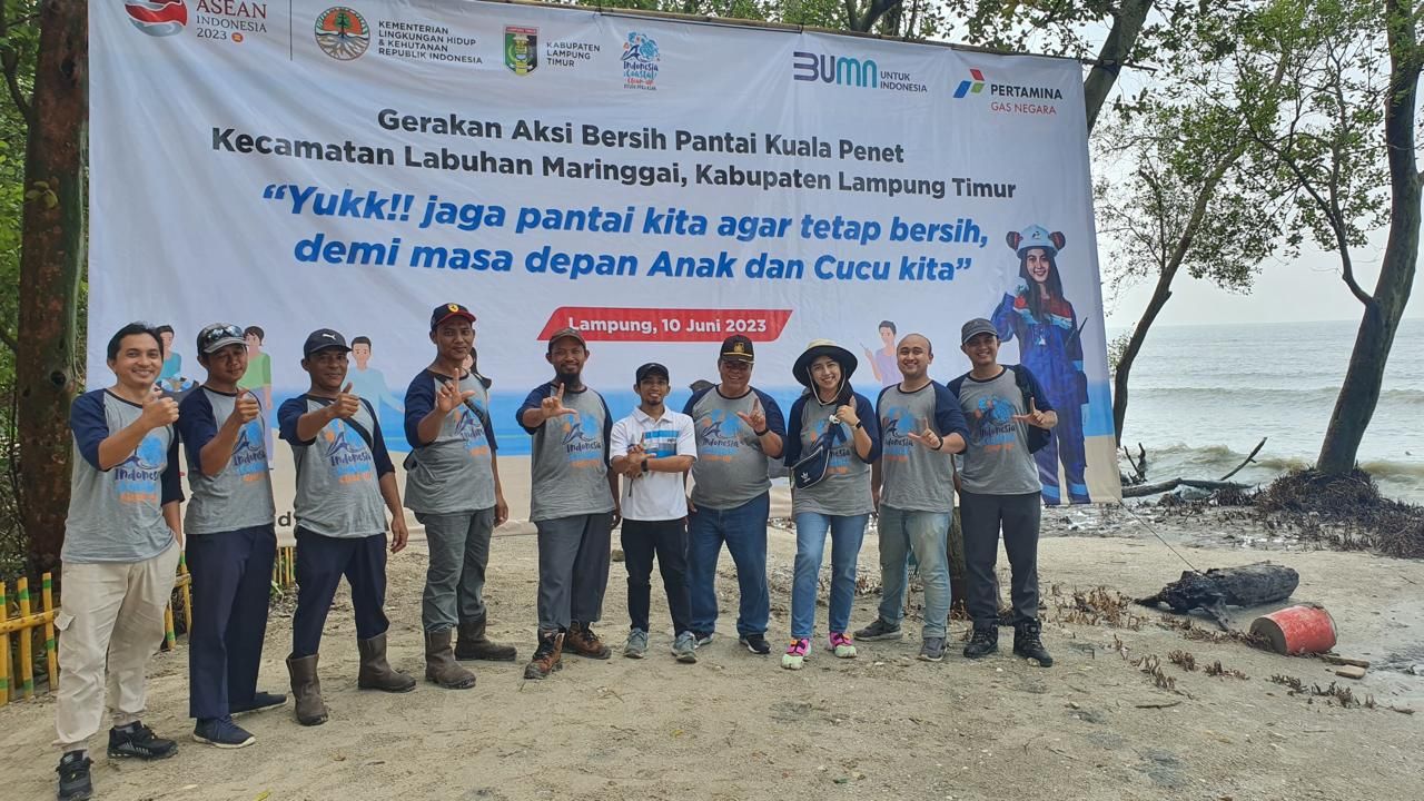 Coastal clean-up CSR action at Kuala Penet beach, East Lampung, 2023